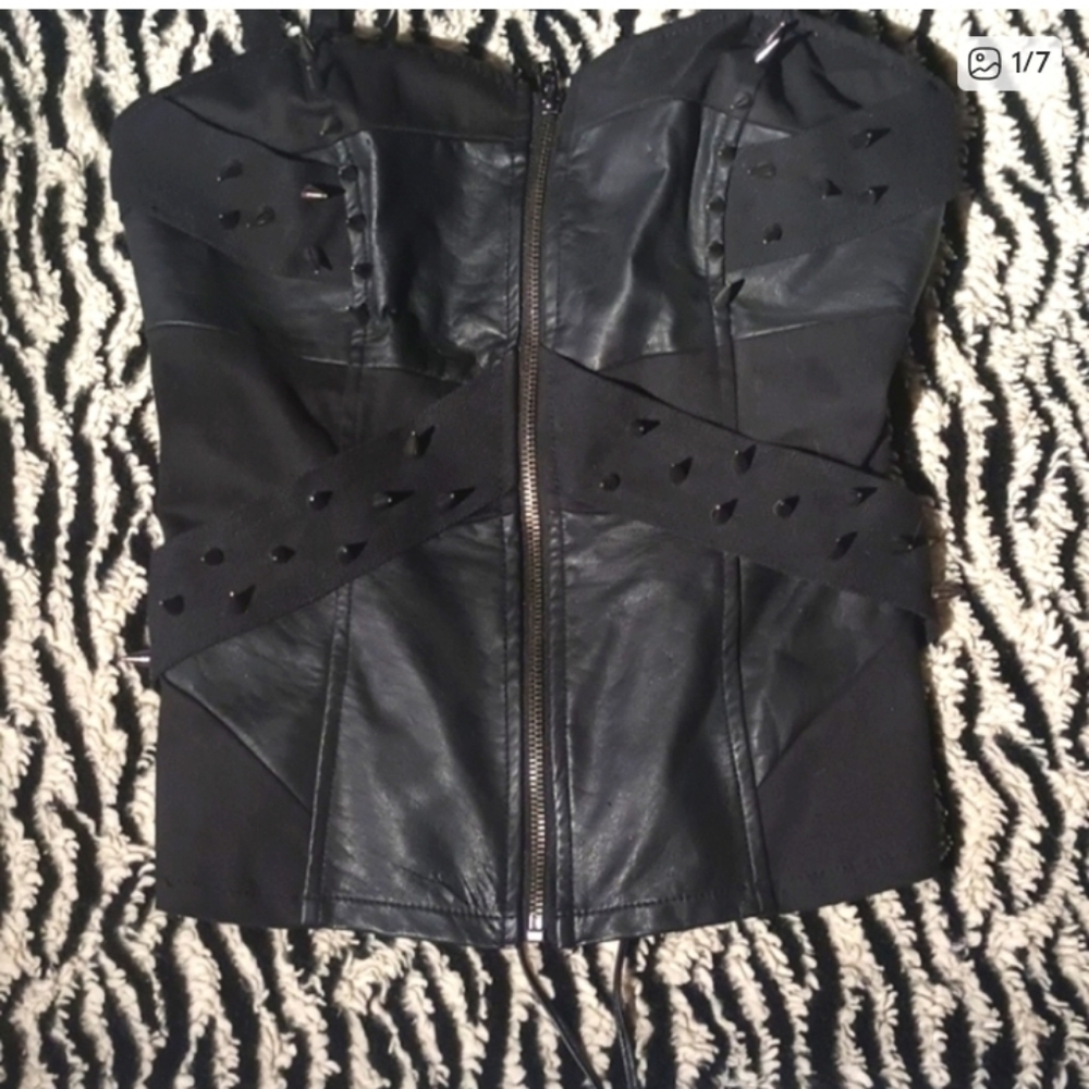 ISO. Tripp Halter Pictured Above In Size Medium Or Large